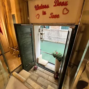 https://venice-luxury-watersdoor.hotelinveneto.com
